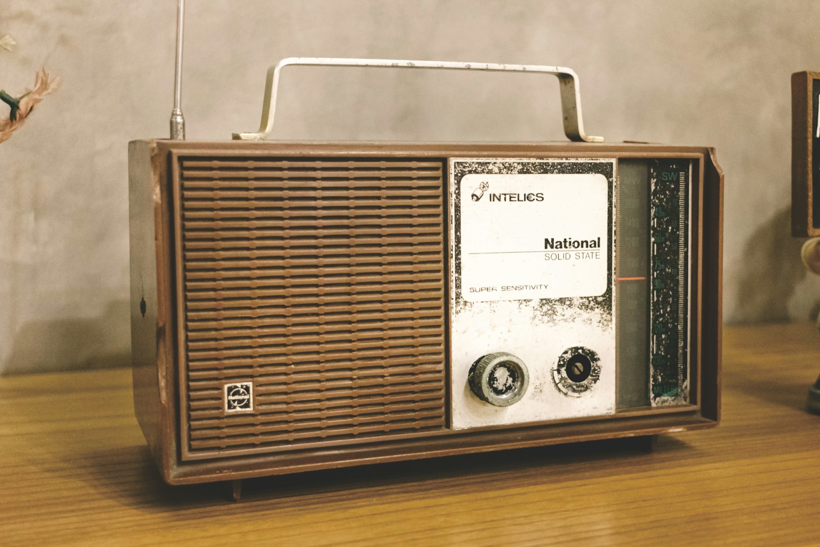 En radio som symboliserar nostalgisk musik